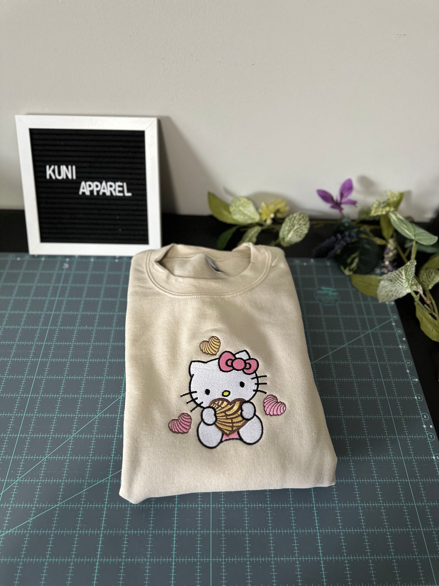 Kitty Christmas Concha Sweatshirt